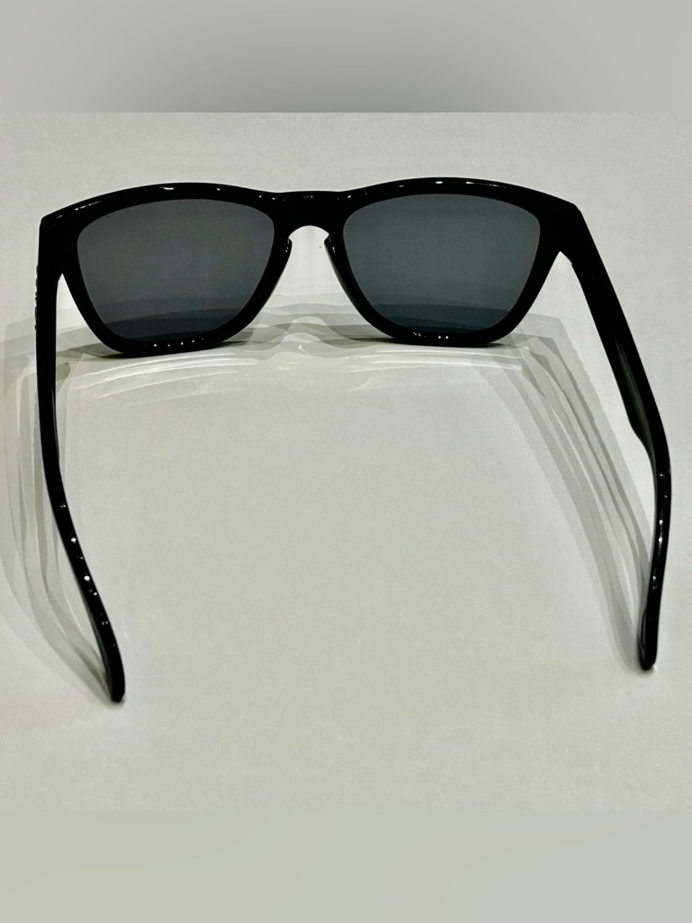 Oakley OO9013 Frogskins Square Sunglasses - Picture 9 of 11
